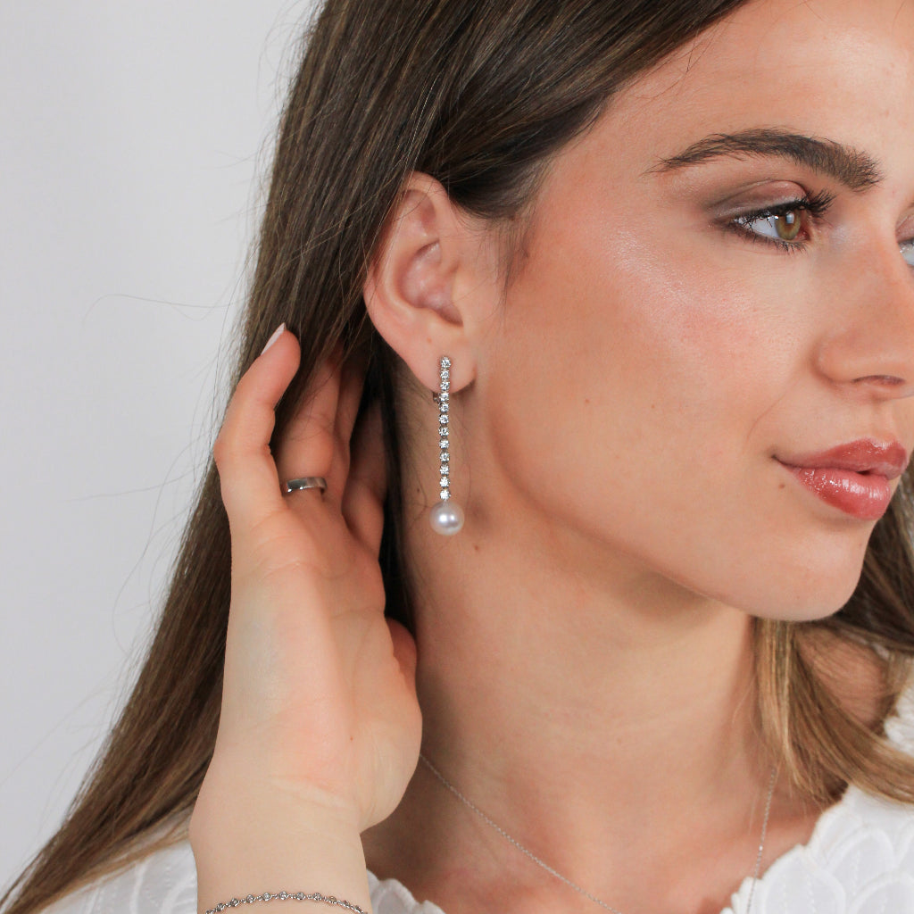 Pendientes de oro de 18 quilates con diamantes y perla australiana