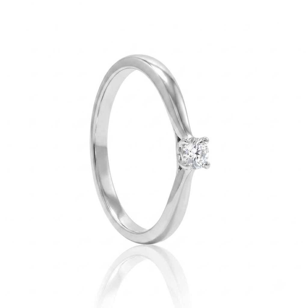 Oro blanco con diamante