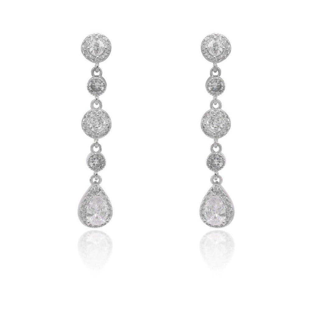 Pendientes de novia realizados en plata . joyeria pamplona