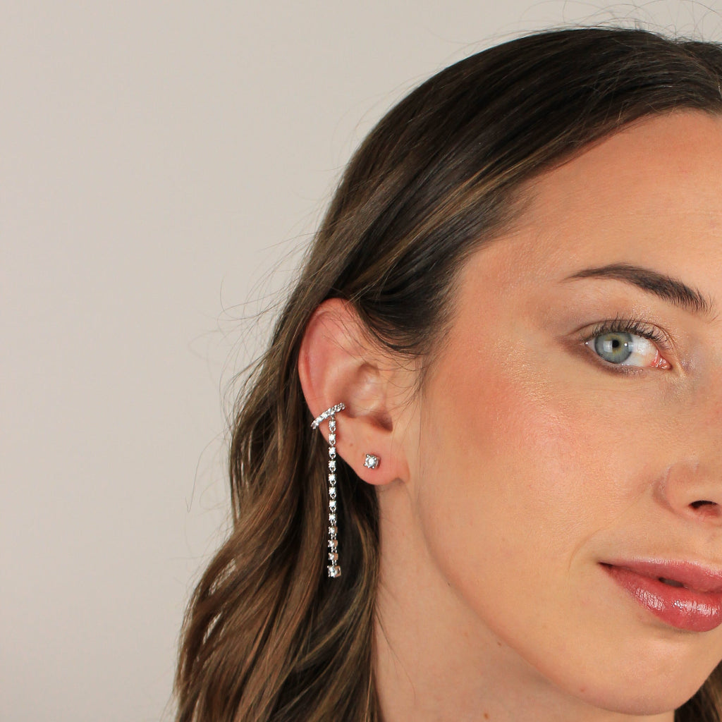 Pendientes estilo ear cuff realizados en plata de primera ley y circonitas