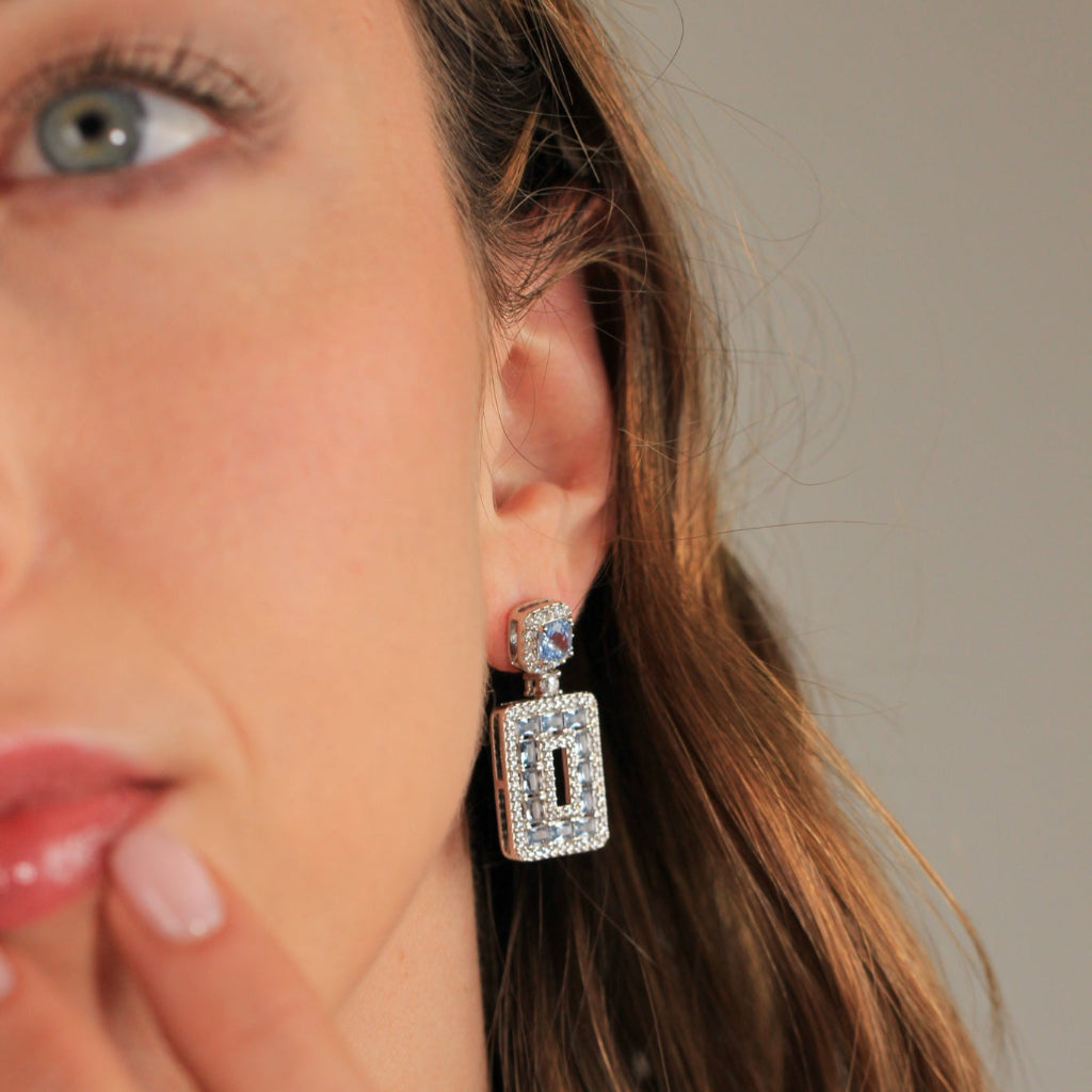 Pendientes de plata de primera ley con circonitas azules