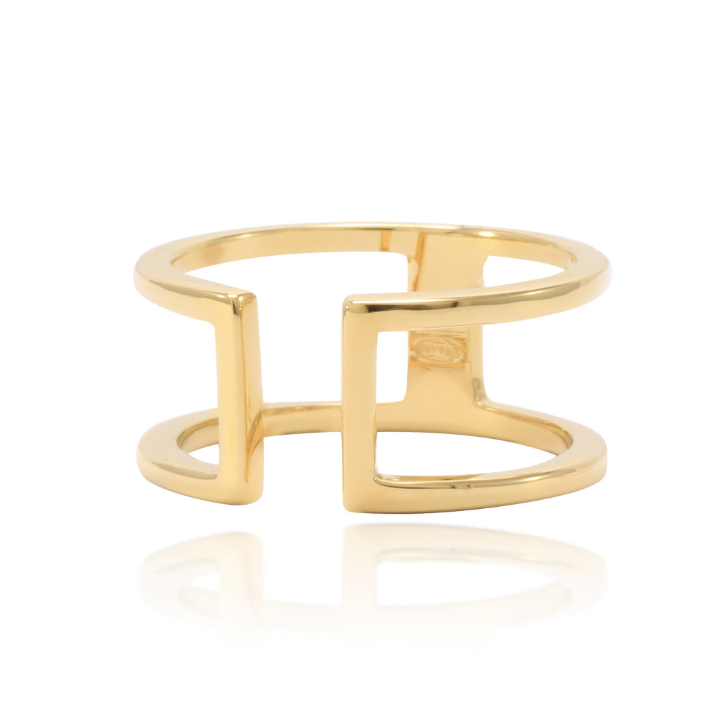 Sortija realizada en oro amarillo de 18 quilates con un diseño abierto. Joyería Pamplona