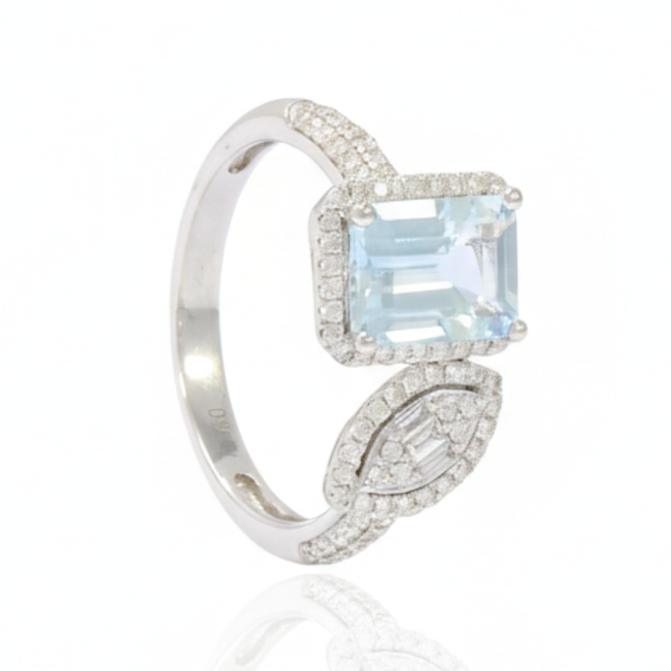Anillo de compromiso oro blanco, aguamarina y diamantes