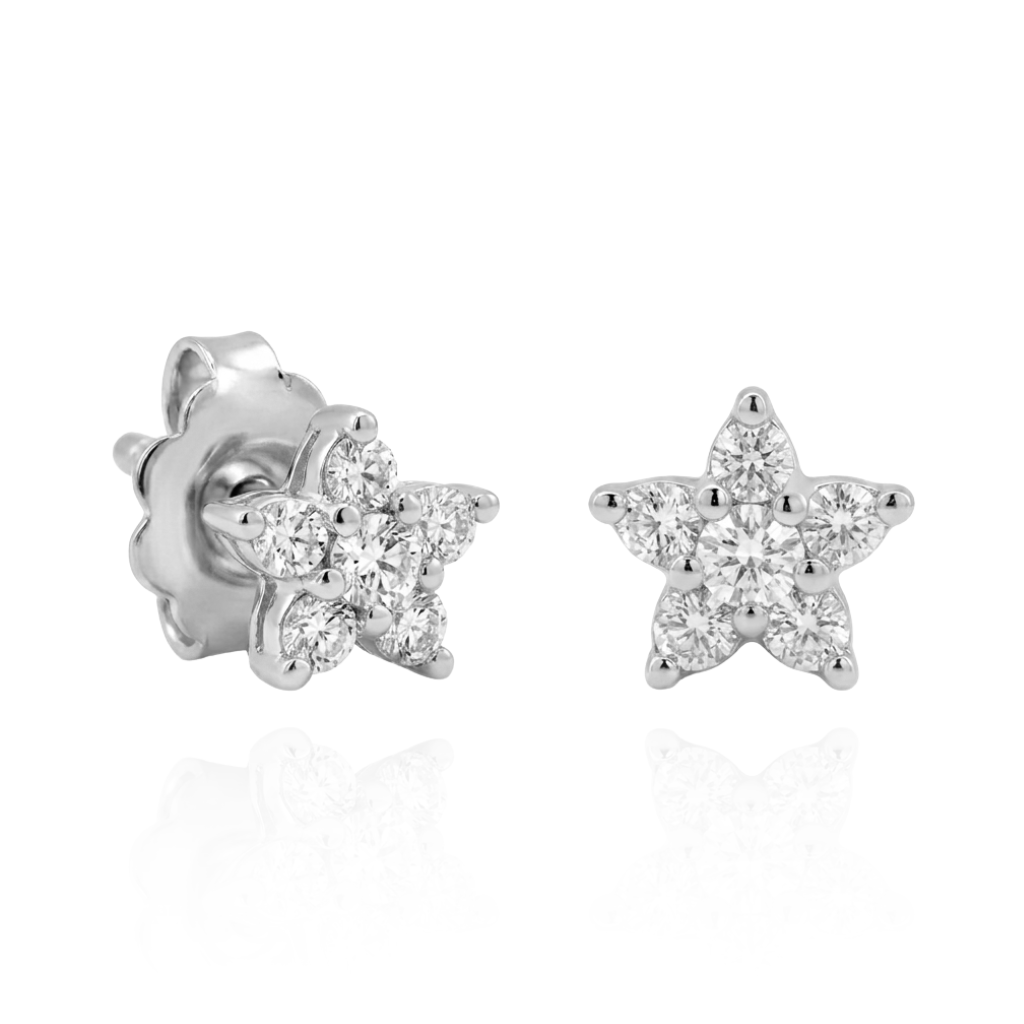 Pendientes realizados en oro blanco de 18 quilates con 12 diamantes naturales talla brillante. El peso total de los diamantes es 0,35cts.