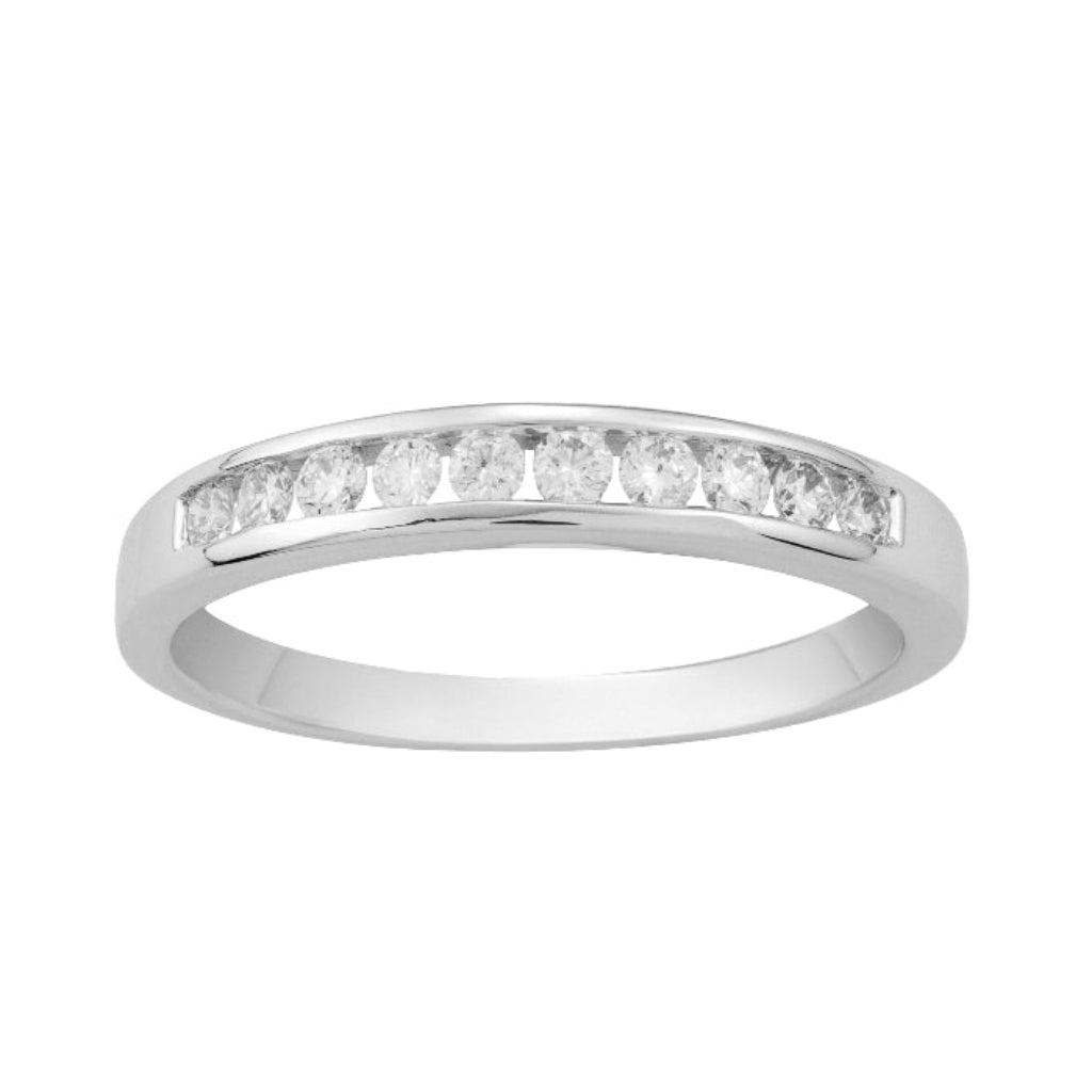 Sortija en oro blanco de 18 quilates con un carril de 10 diamantes. Joyería Pamplona.