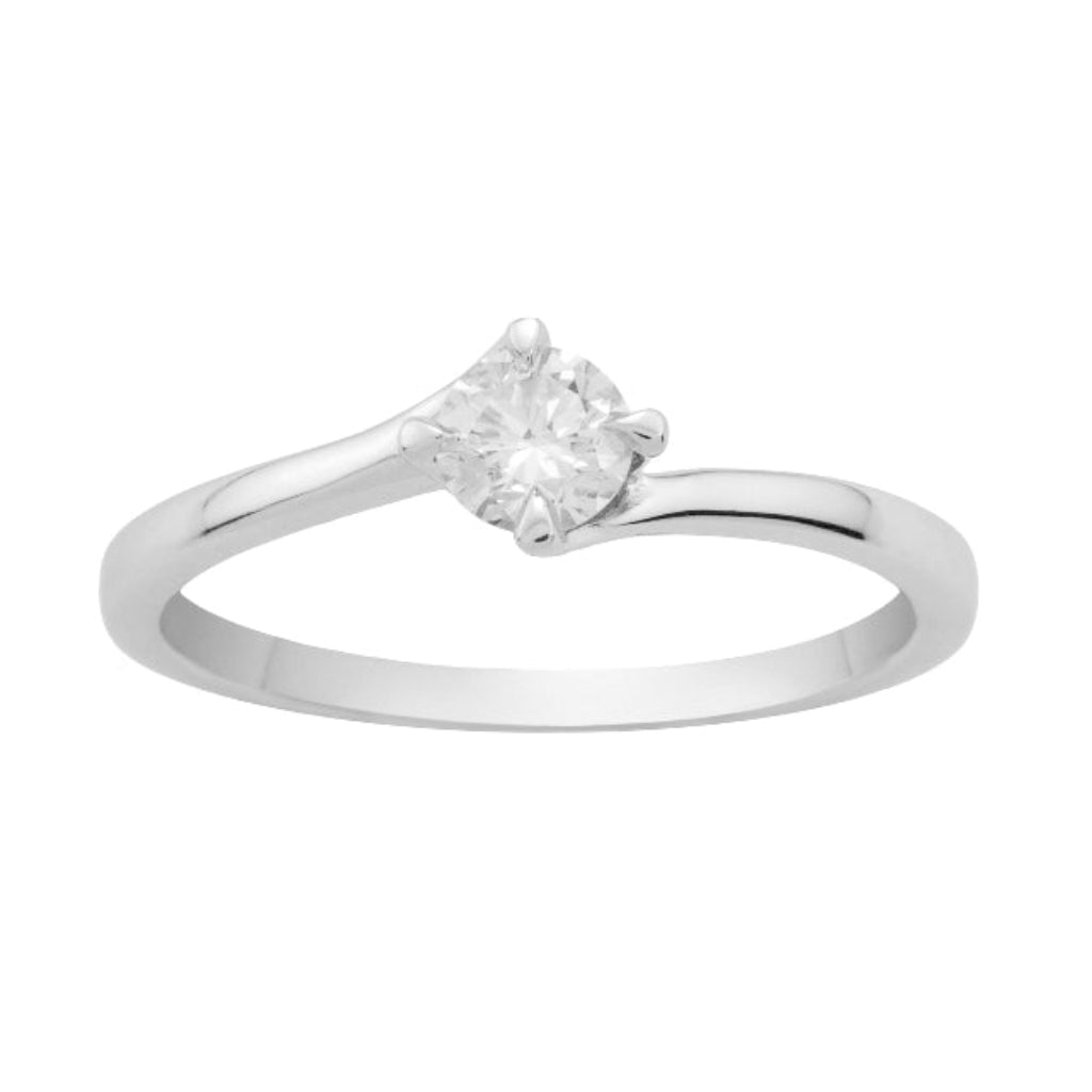 Sortija solitario en oro blanco de 18 quilates con un diamante en garras. Joyería Pamplona.