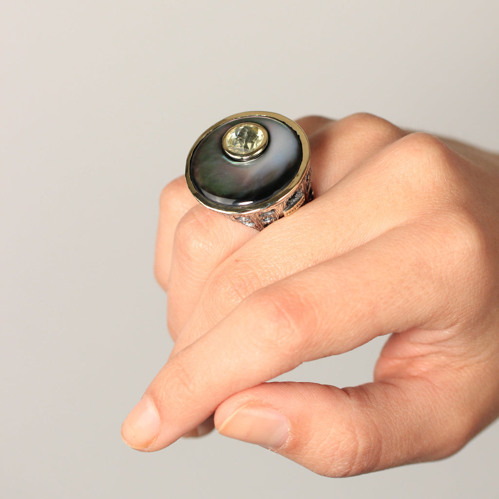 Anillo de plata de primera ley y oro 9k y nácar styliano