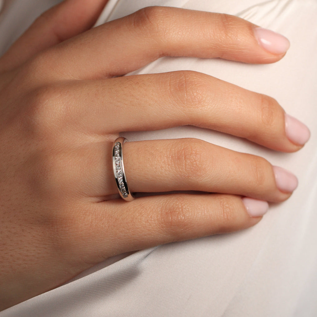 Sortija carril oro blanco y diamantes