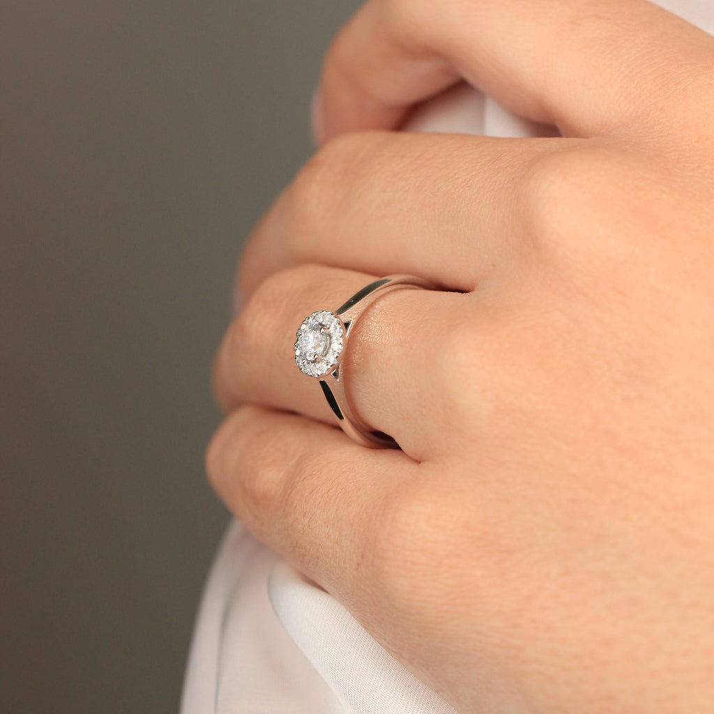 Sortija de pedida oro blanco pamplona