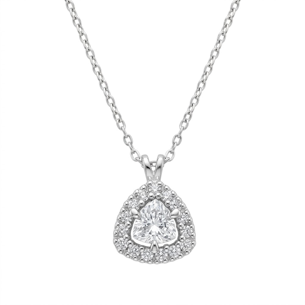 Gargantilla de oro blanco de 9 quilates con colgante de diamantes de laboratorio de 0,31 ct, con una piedra central de talla trillion rodeada de diamantes talla brillante. Cadena ajustable a 40, 42 y 45 cm.