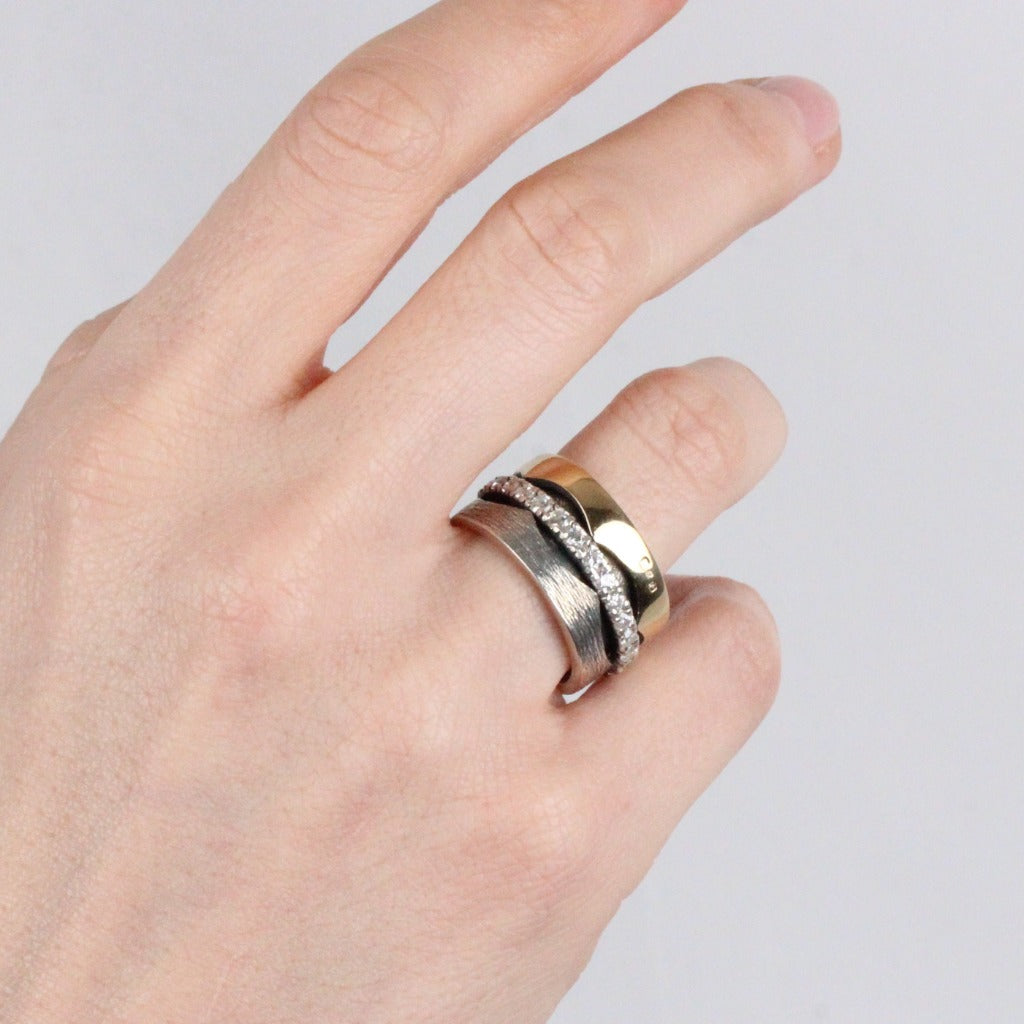 Anillo en plata de ley 925 y oro 9kt con circonitas. Colección Styliano Jewellery. Joyería Pamplona