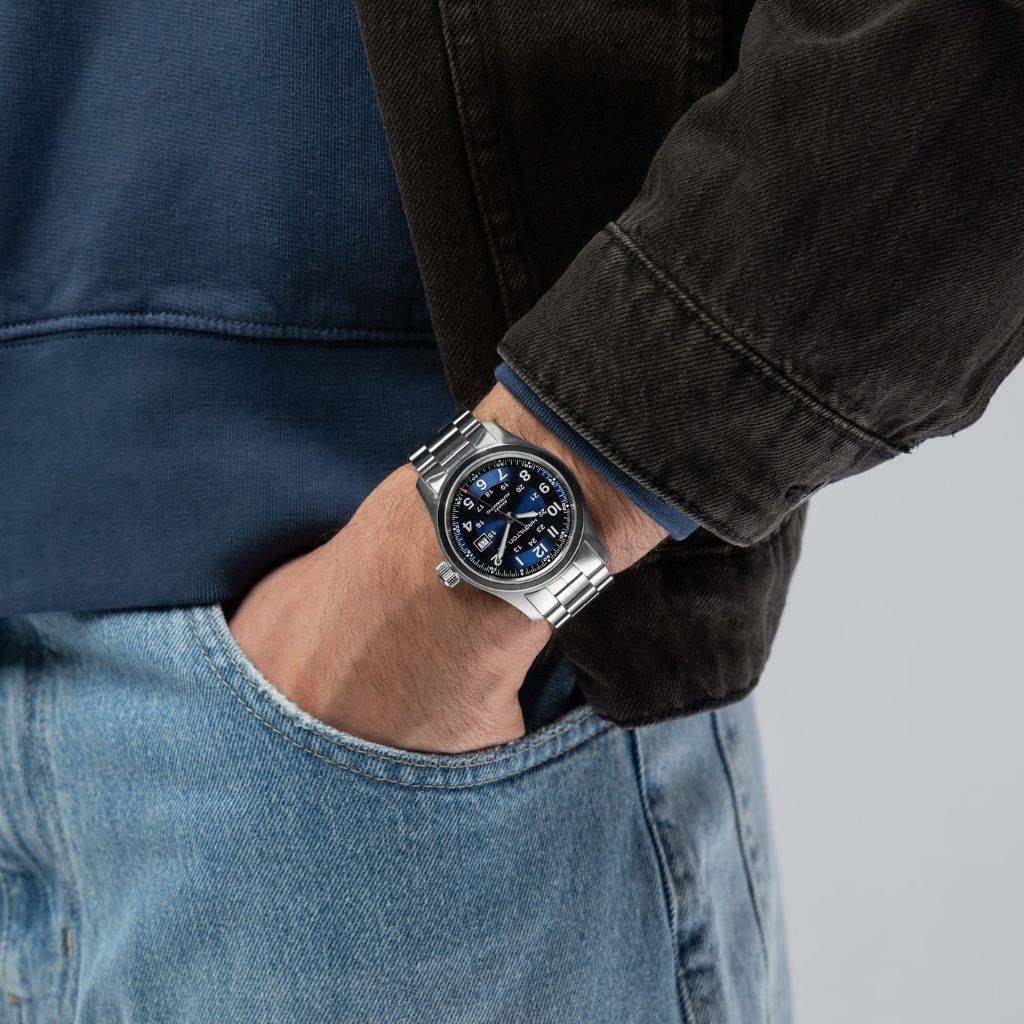 Reloj Hamilton Hamilton Hamilton Khaki Field Auto 42 mm con esfera azul y correa de acero. Joyería Pamplona.