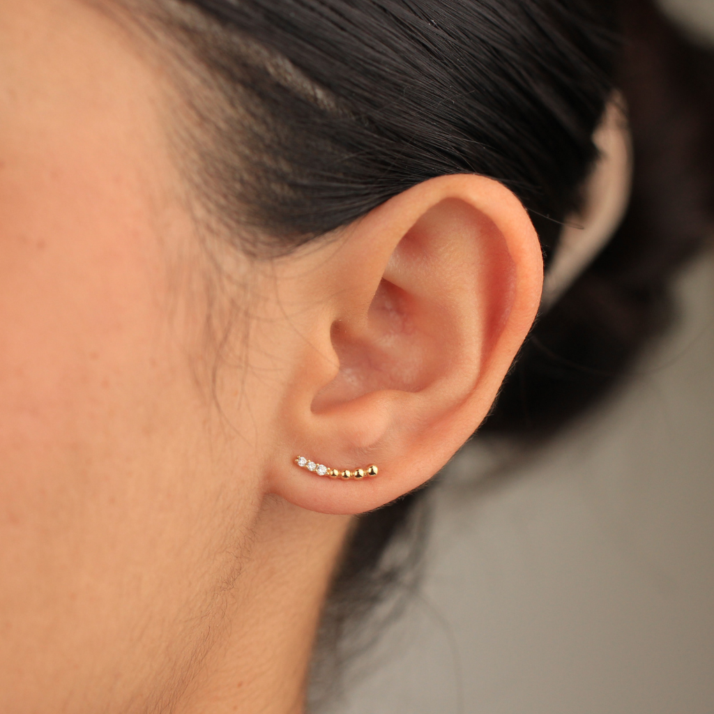 Pendientes de oro amarillo de 18 quilates con circonitas.