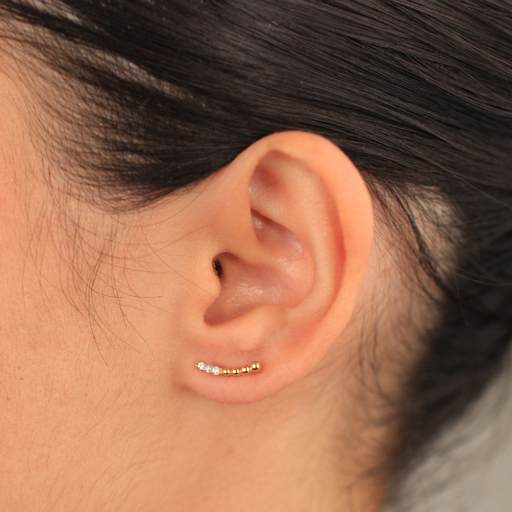 Pendientes de oro amarillo de 18 quilates con circonitas.
