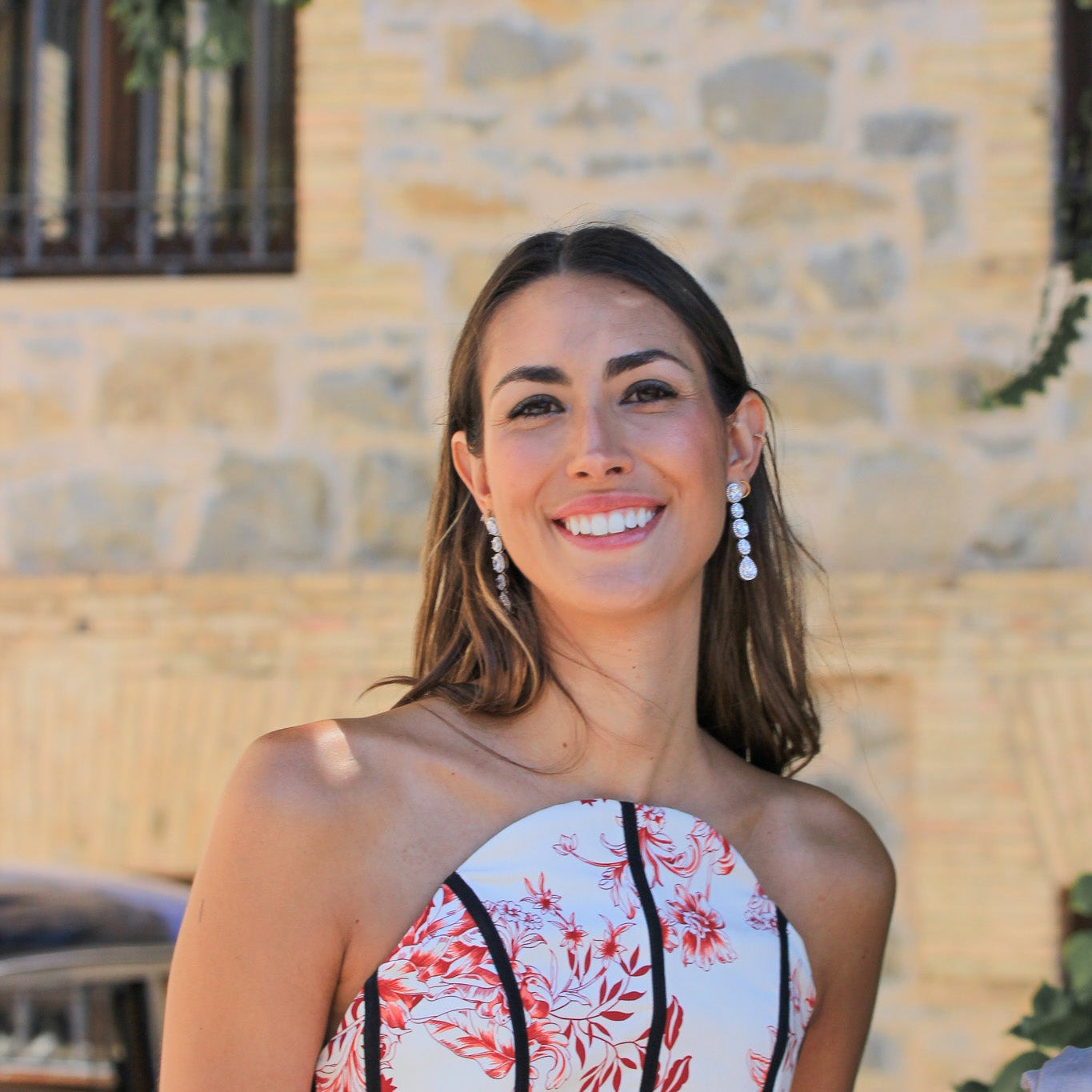 Pendientes largos de novia e invitada realizados en plata de primera ley y circonitas