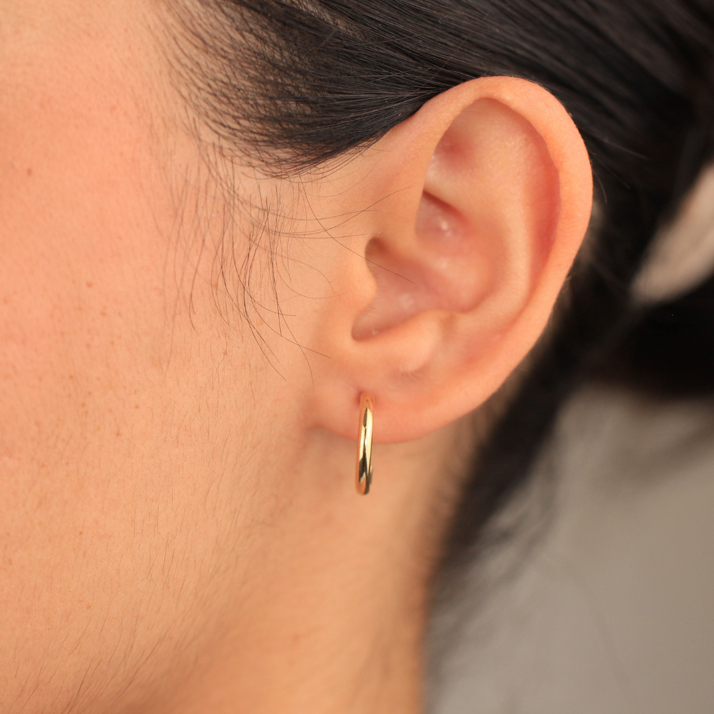 Pendientes realizados en oro de 18k.