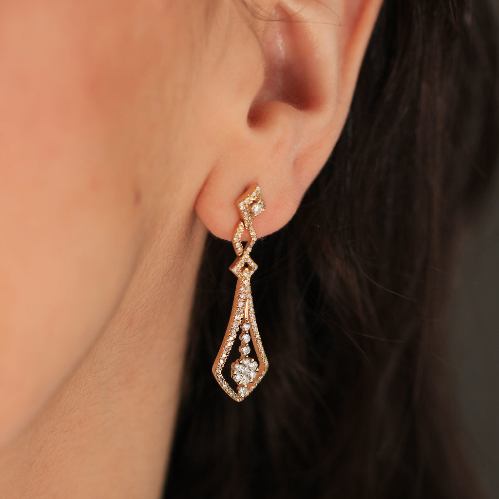 Pendientes largos de novia con diamantes