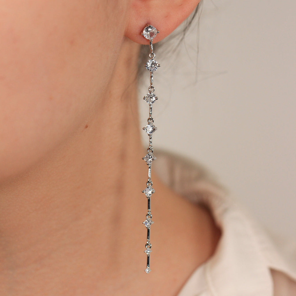 Pendientes de plata primera ley con caída de circonitas blancas