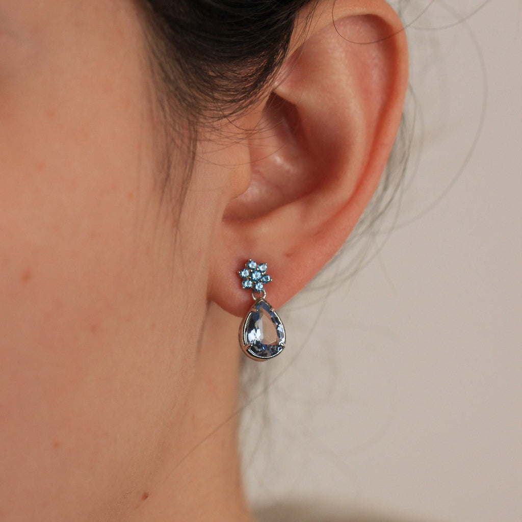 Pendientes de plata de primera ley con circonitas azules