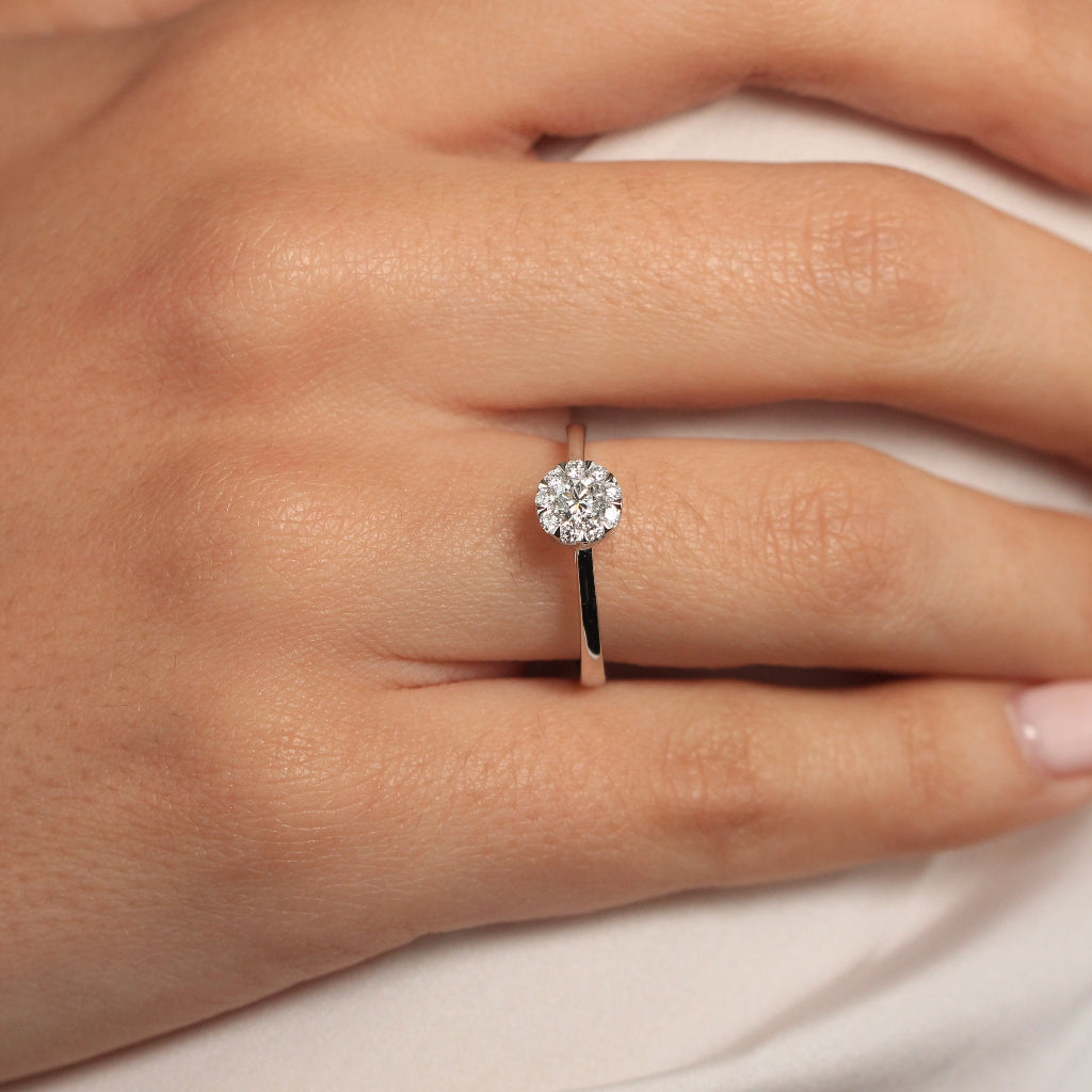 Anillo de compromiso de oro blanco 18k