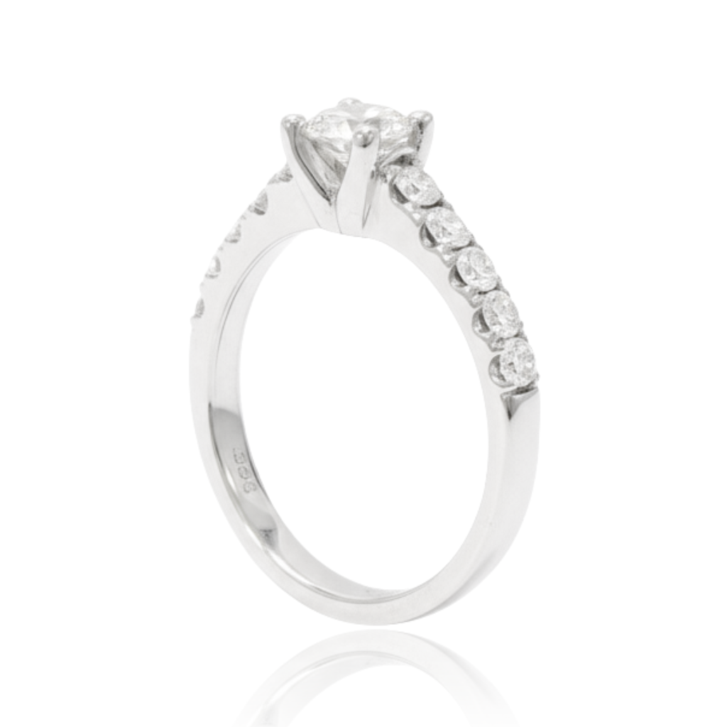 anillo compromiso oro blanco de 18 quilates con diamantes en los laterales