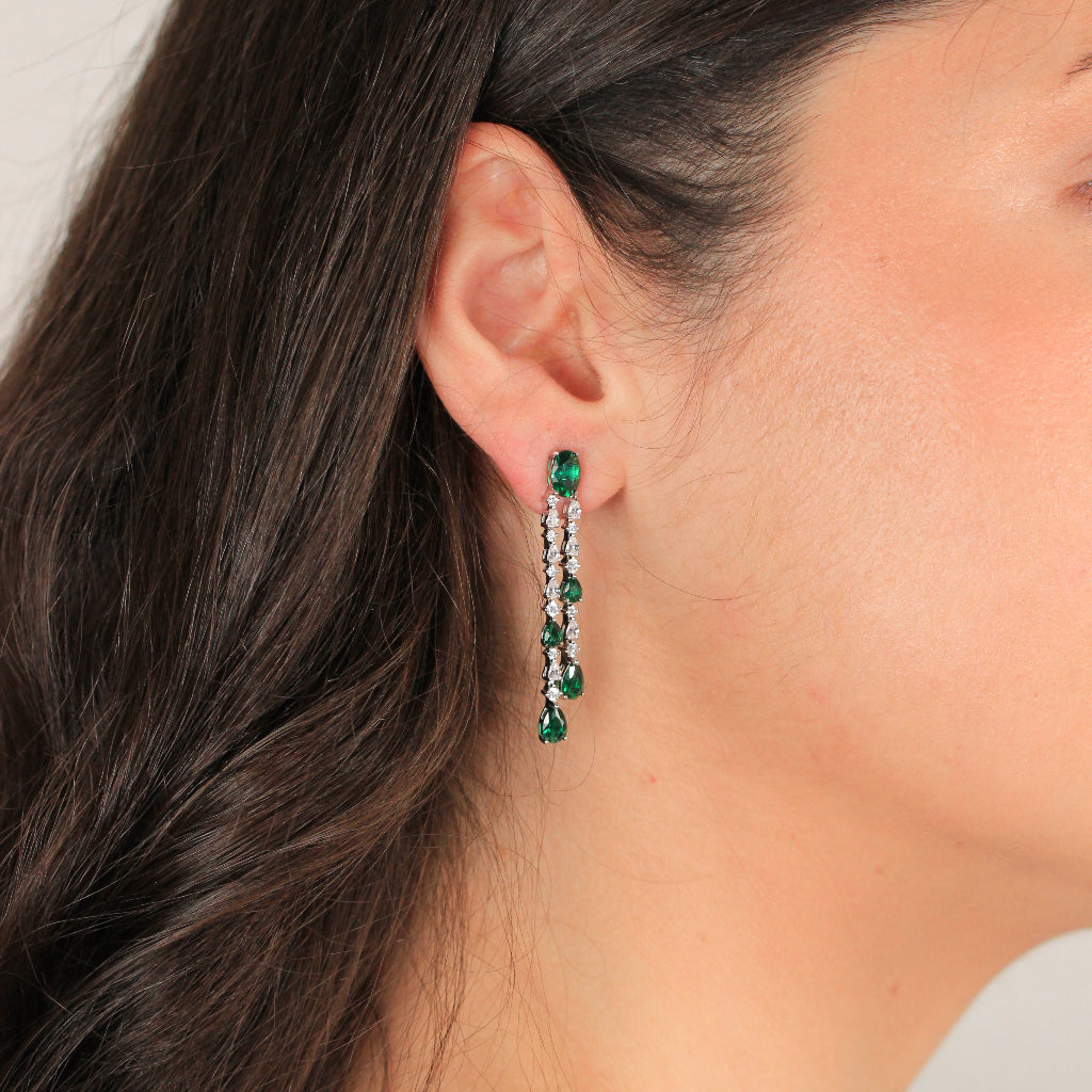 Pendientes de invitada verdes en plata de primera ley con circonitas