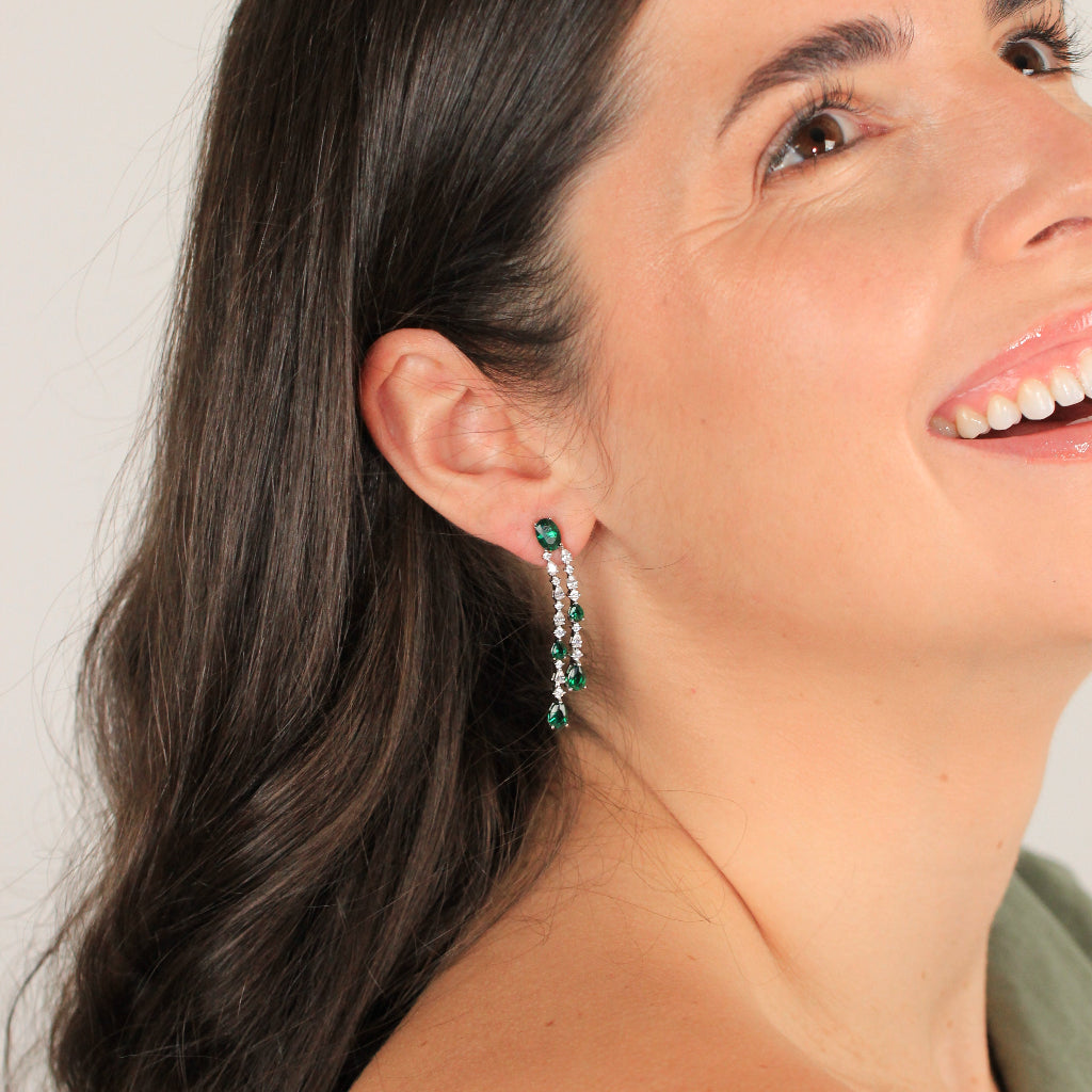 Pendientes de invitada verdes en plata de primera ley con circonitas