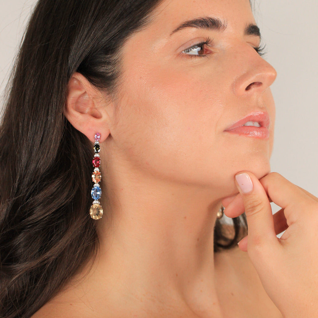 Pendientes largos invitada en plata de primera ley y circonitas de colores