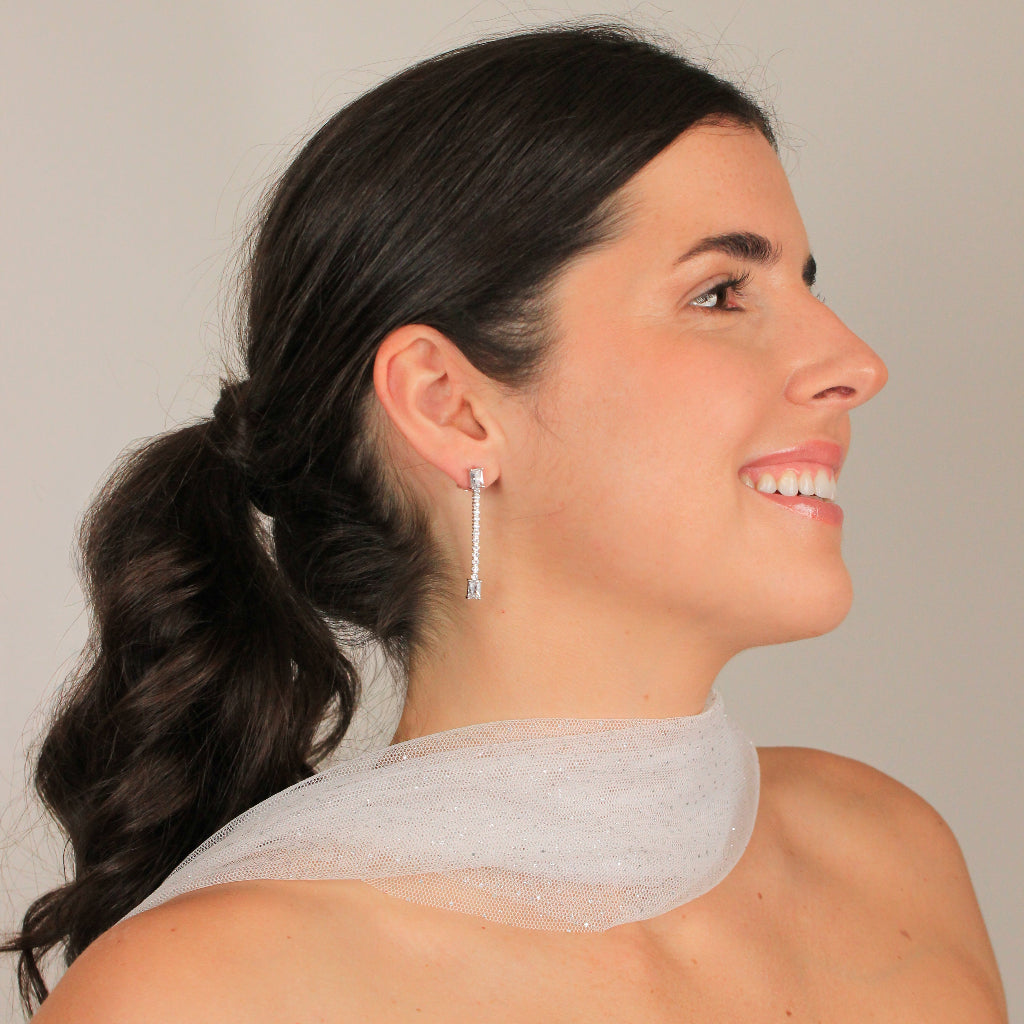 Pendientes largos de novia en plata de primera ley con circonitas