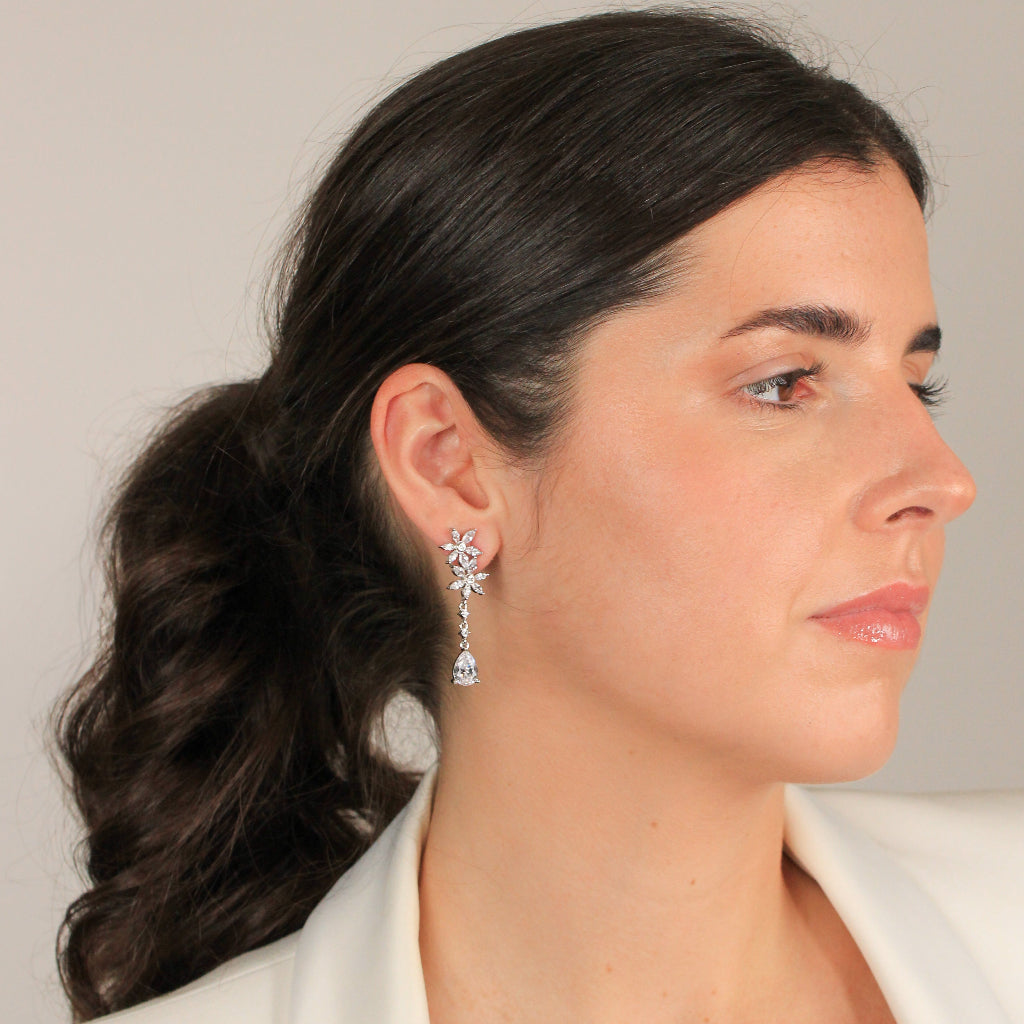 Pendientes de flores para novia en plata de primera ley con cirocnitas