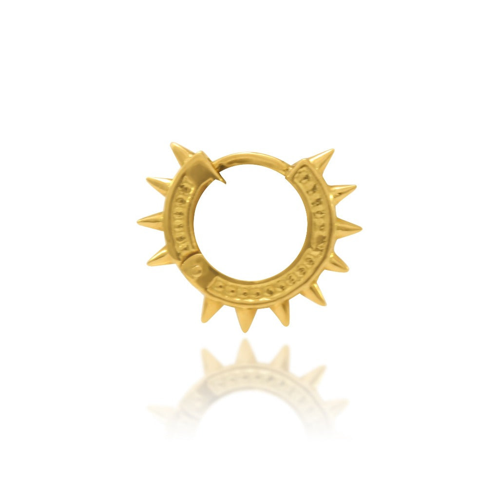 Piercing aro punk de oro amarillo de 18 quilates. Colección MONTREY, nuestra marca de la casa. Pamplona