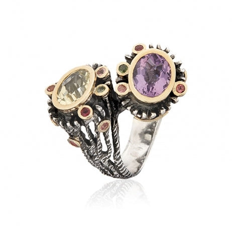 Anillo realizado en plata de primera ley (925) y oro 9 de quilates con cuarzo, amatista y turmalinas. Styliano Pamplona