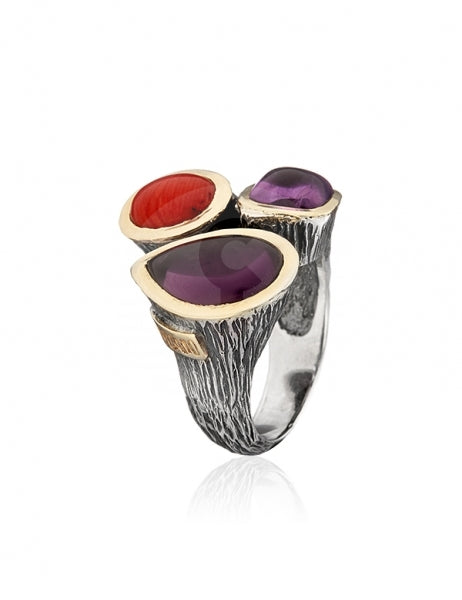 Colección Gabriela Styliano. Anillo realizado en plata de primera ley (925) y oro 9 de quilates con bambú y amatista. Gabriela Styliano en Pamplona