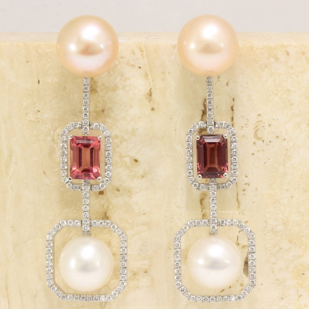 Pendientes de novia de perla y diamantes.