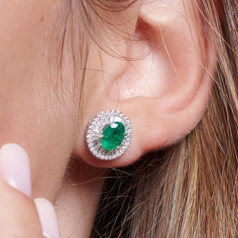 Pendientes de esmeralda y diamantes.