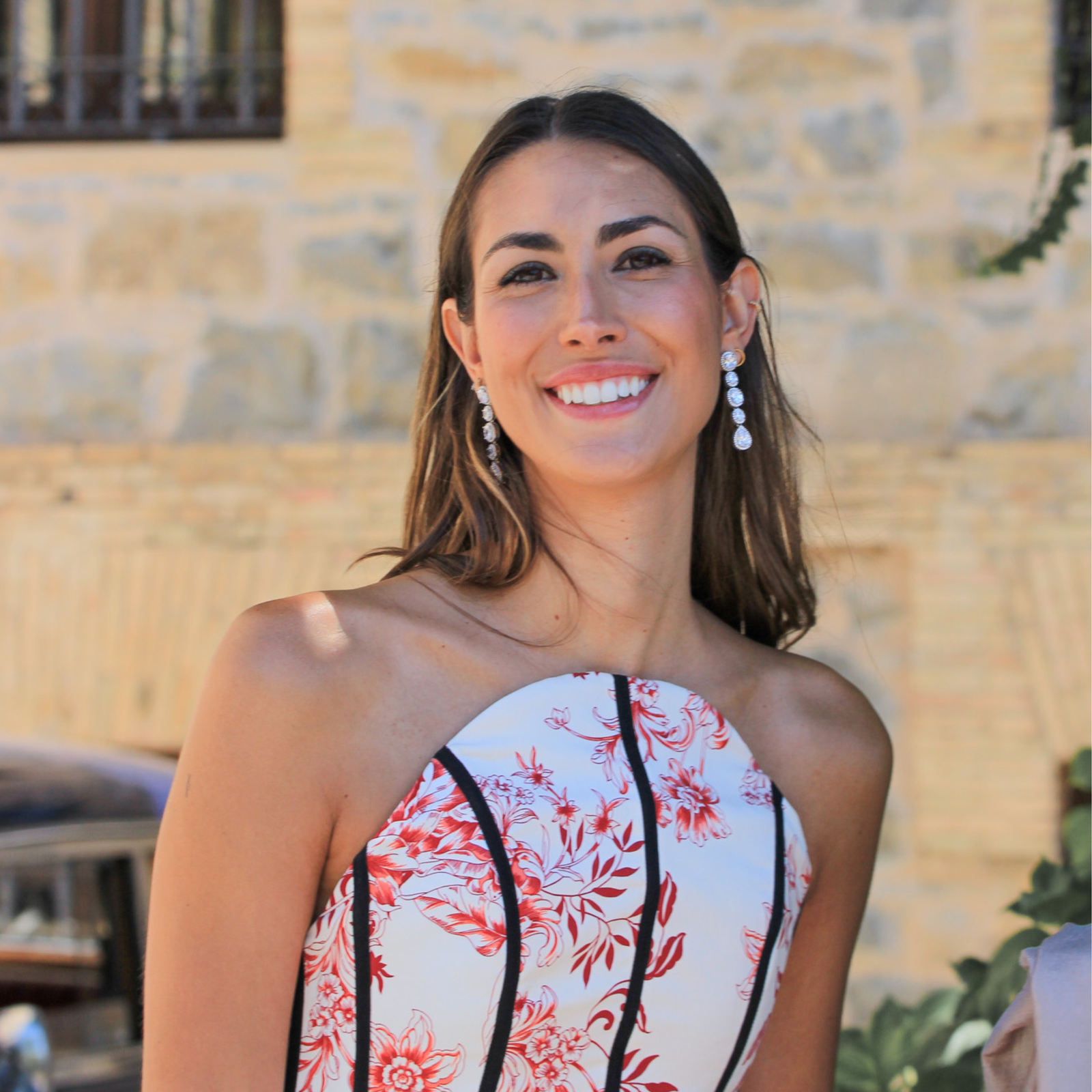 Pendientes de invitada de boda: Guía para elegir los pendientes perfectos