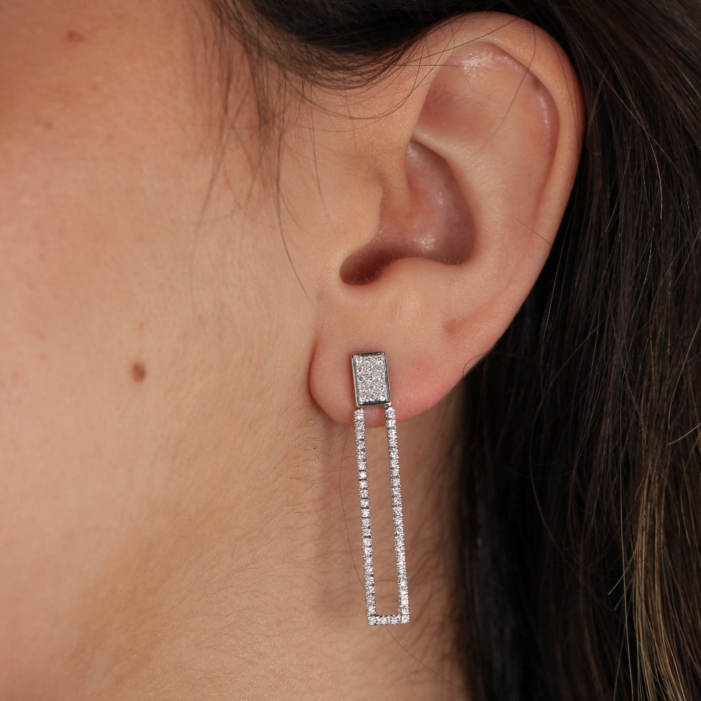 Pendientes largos de novia de oro blanco con diamantes