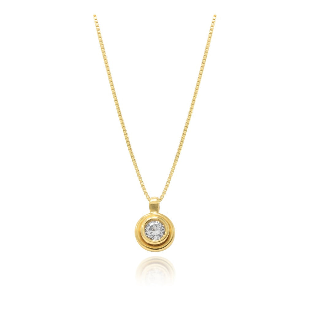 Colgante de oro de 18kt con diamante joyería pamplona