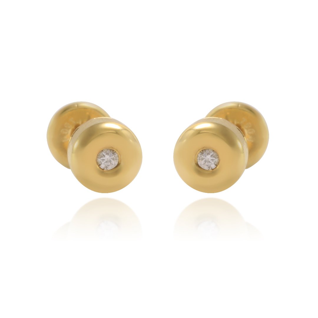 Pendientes realizados en oro amarillo de 18 quilates con diamantes talla brillante en chatón