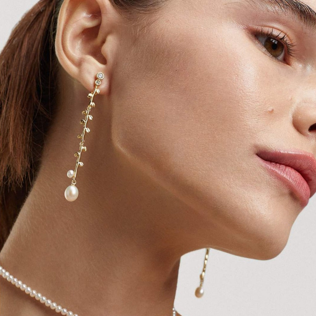 Pendientes de plata de primera ley (925) bañada en oro amarillo de 18 quilates con circonita incolora y perlas cultivadas