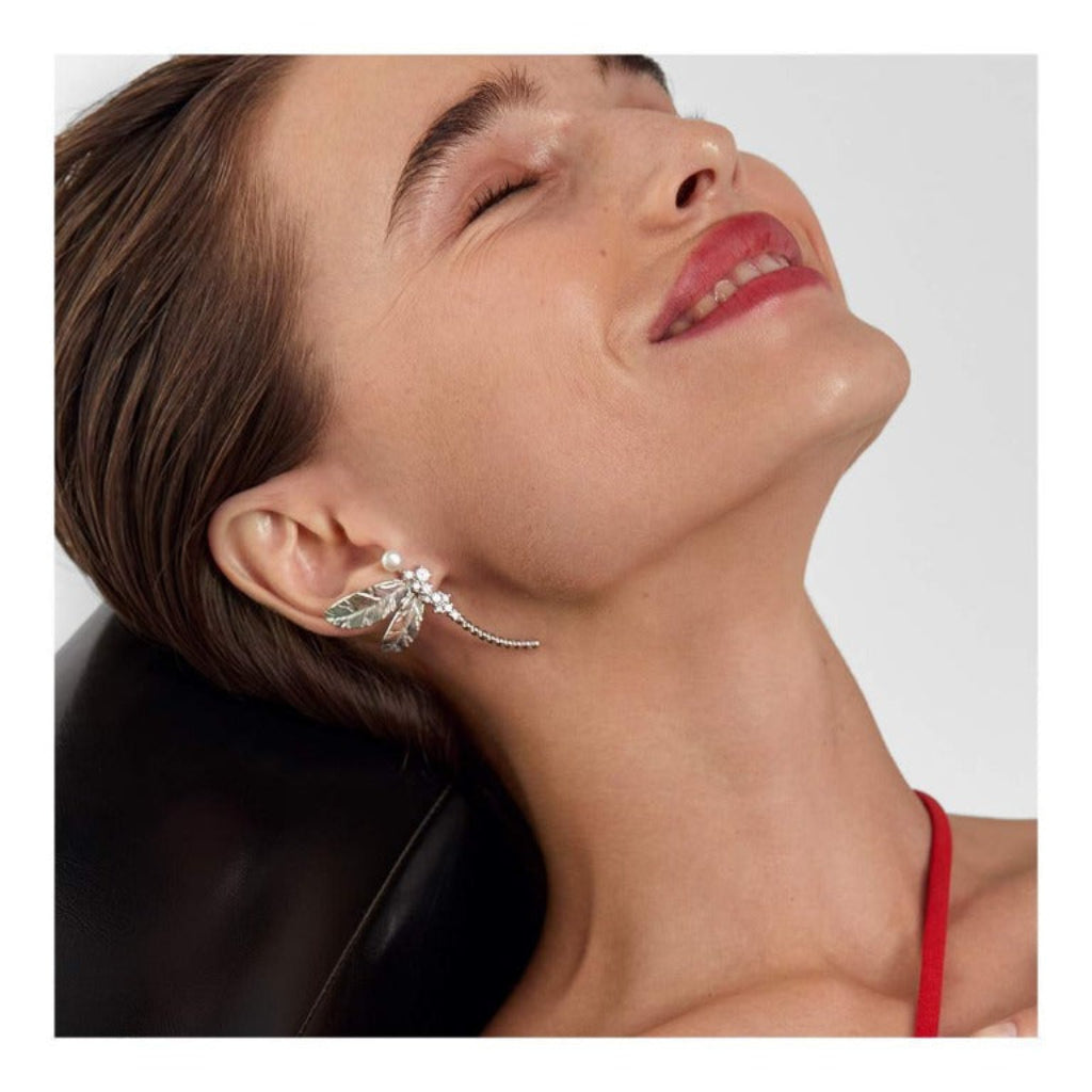 Pendientes de plata de primera ley (925) en forma de libélula con circonitas y perla cultivada