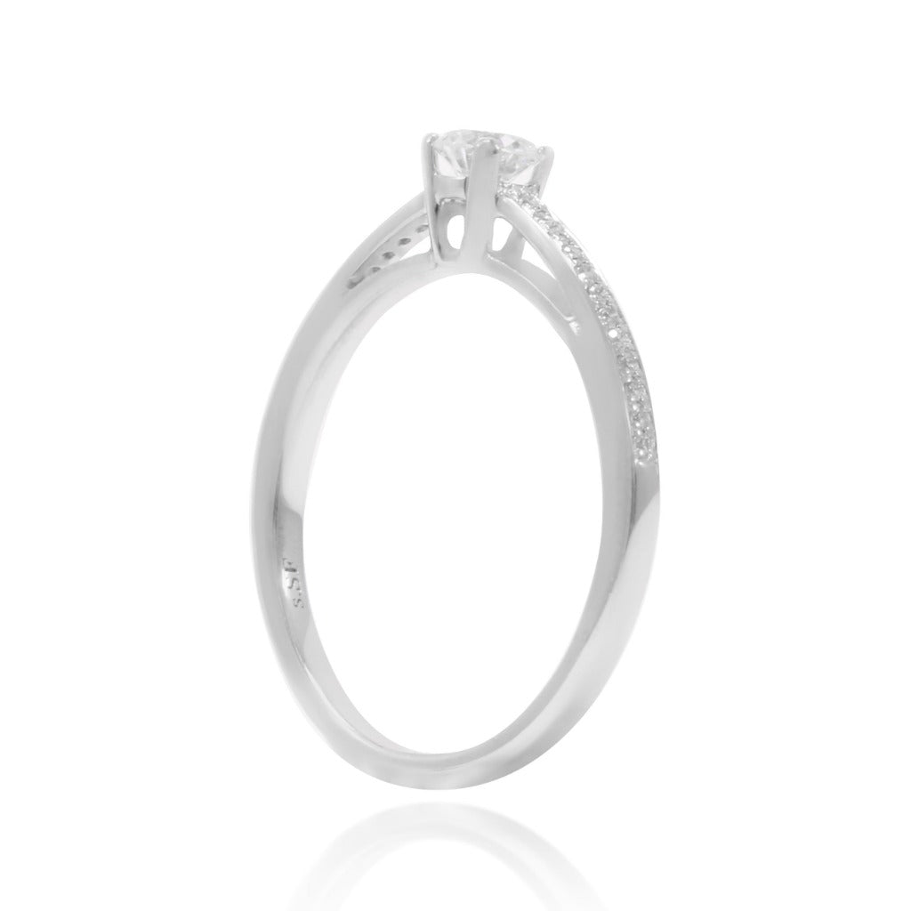 Anillo de compromiso diamante. joyeria pamplona