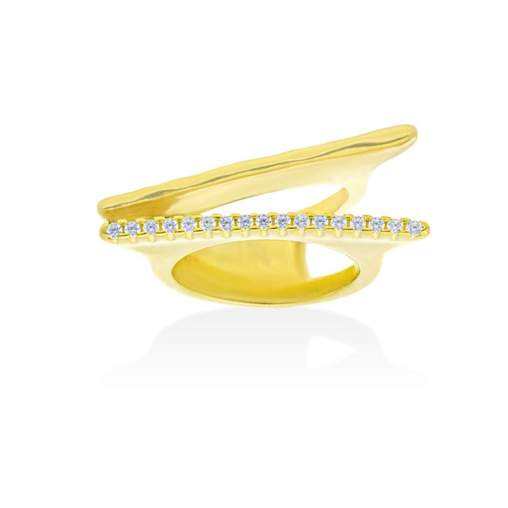 Anillo de plata de primera ley (925) chapada en oro amarillo de 18 quilates y circonita incolora.