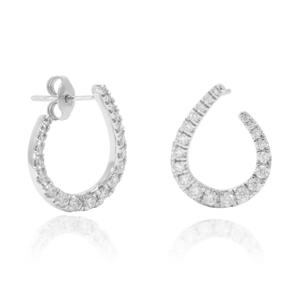 Pendientes realizados en oro blanco de 18 quilates con 40 diamantes talla brillante. Joyería Pamplona