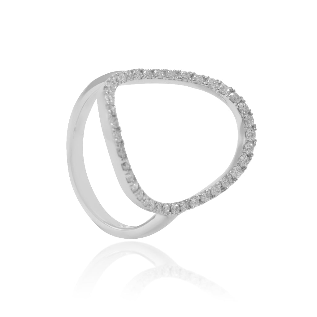 Anillo de oro blanco de 18k con diamantes