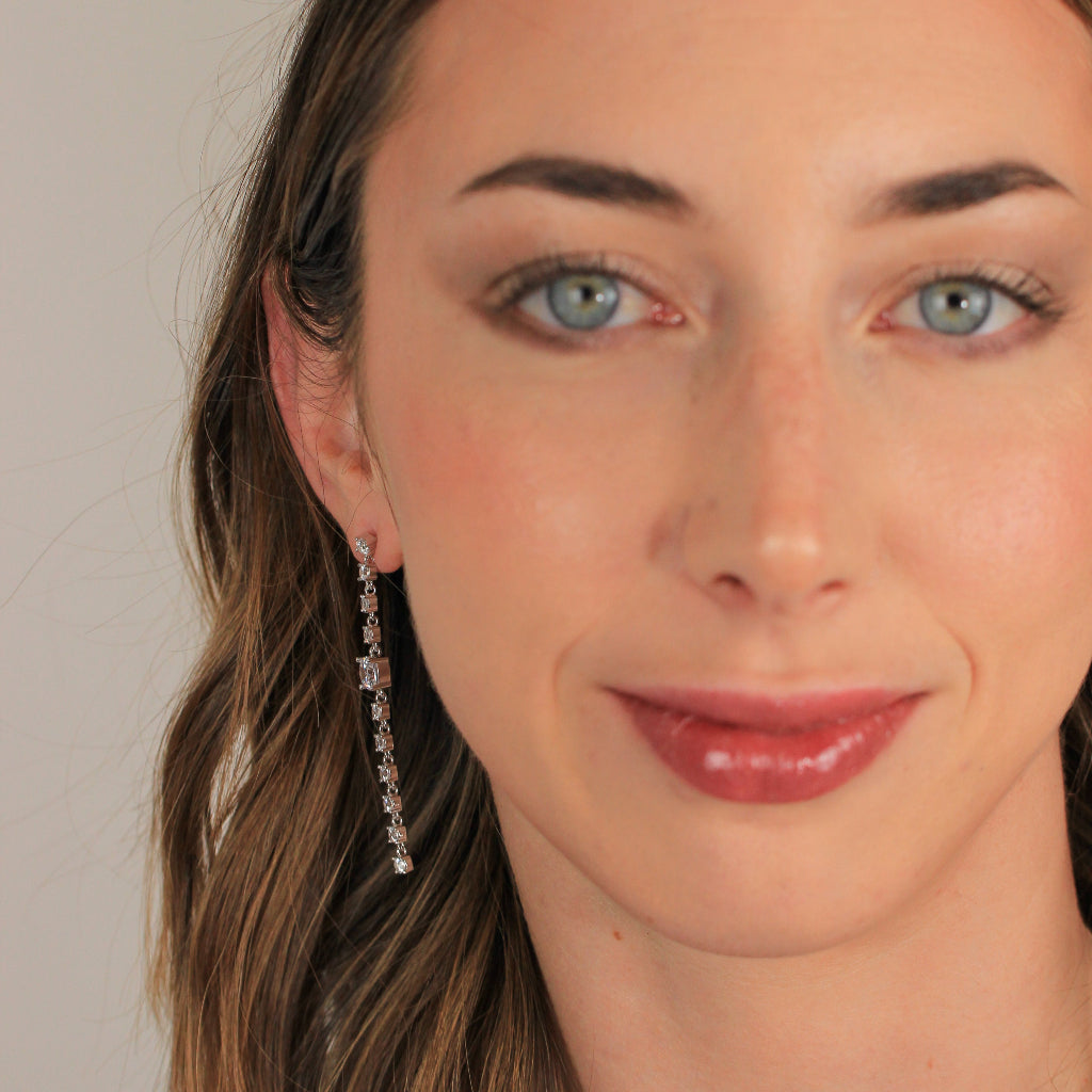 Pendientes de plata de primera ley con caída de circonitas