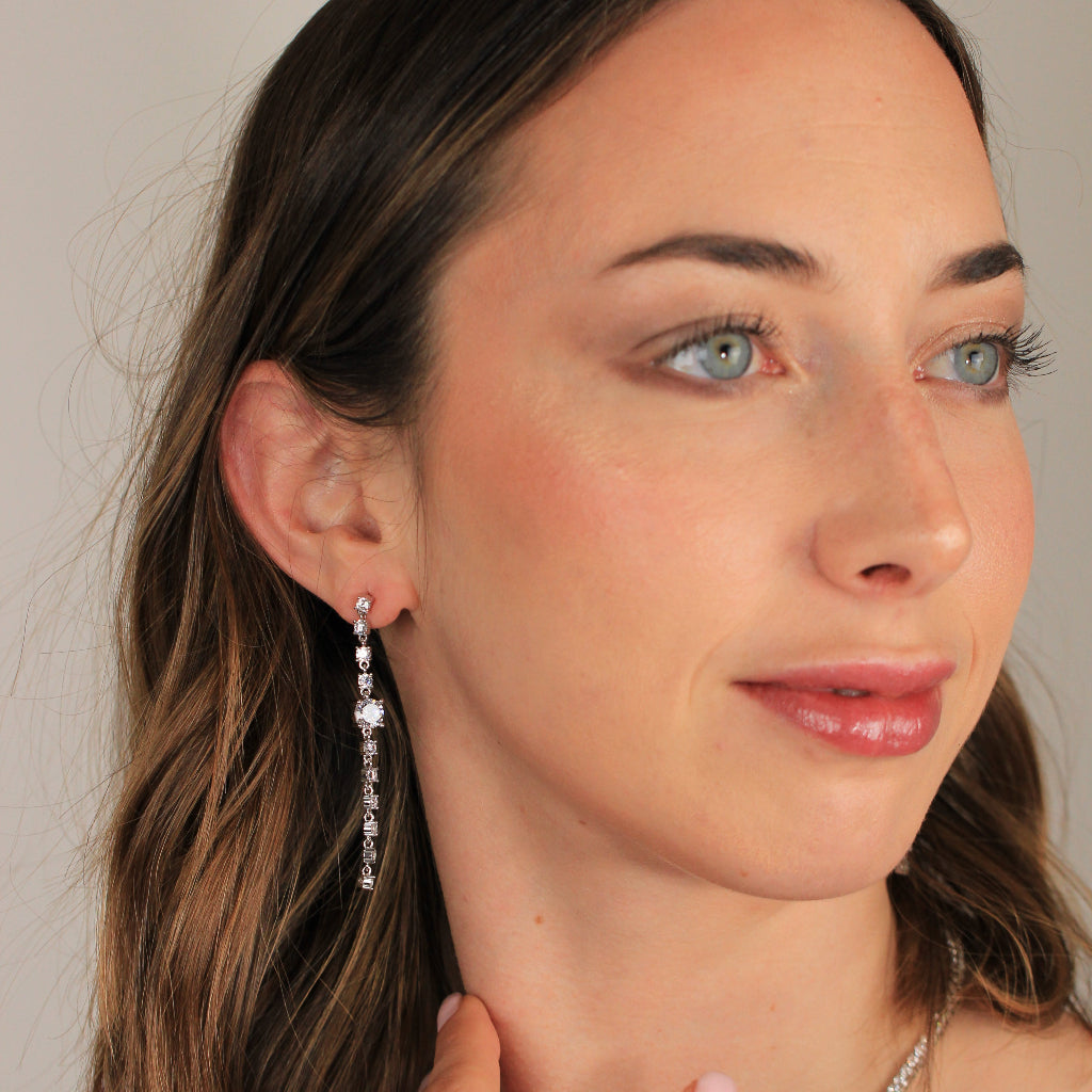 Pendientes de plata de primera ley con caída de circonitas