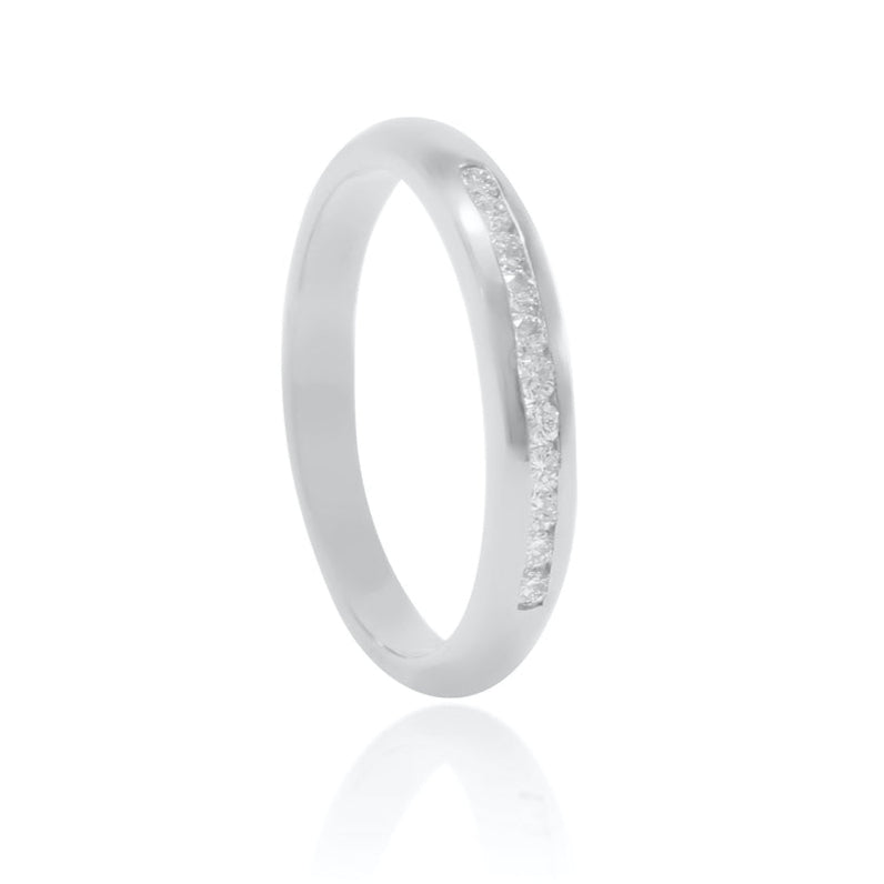 Sortija carril de oro blanco de 18 quilates y diamantes. BIJOYA Pamplona.