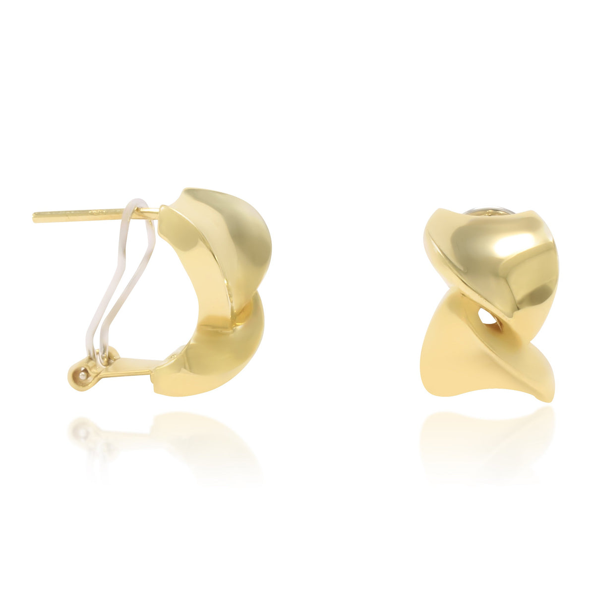 Pendientes en oro amarillo de 18 quilates con diseño estilo pajarita. Sistema de cierre omega.