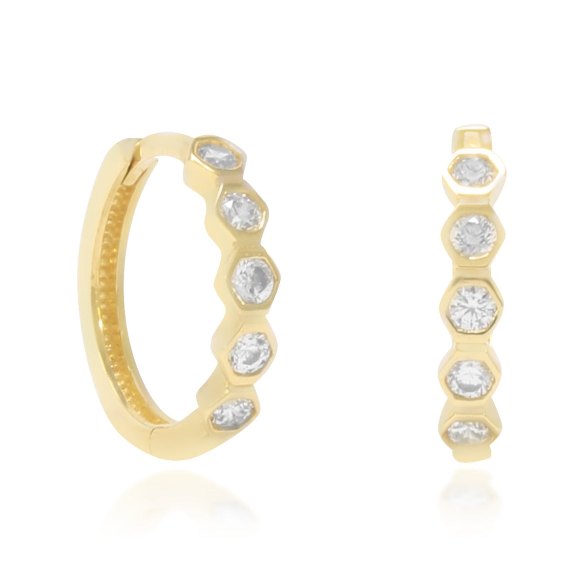 Pendientes de aro en oro amarillo de 18 quilates con cinco circonitas en chatón hexagonal.